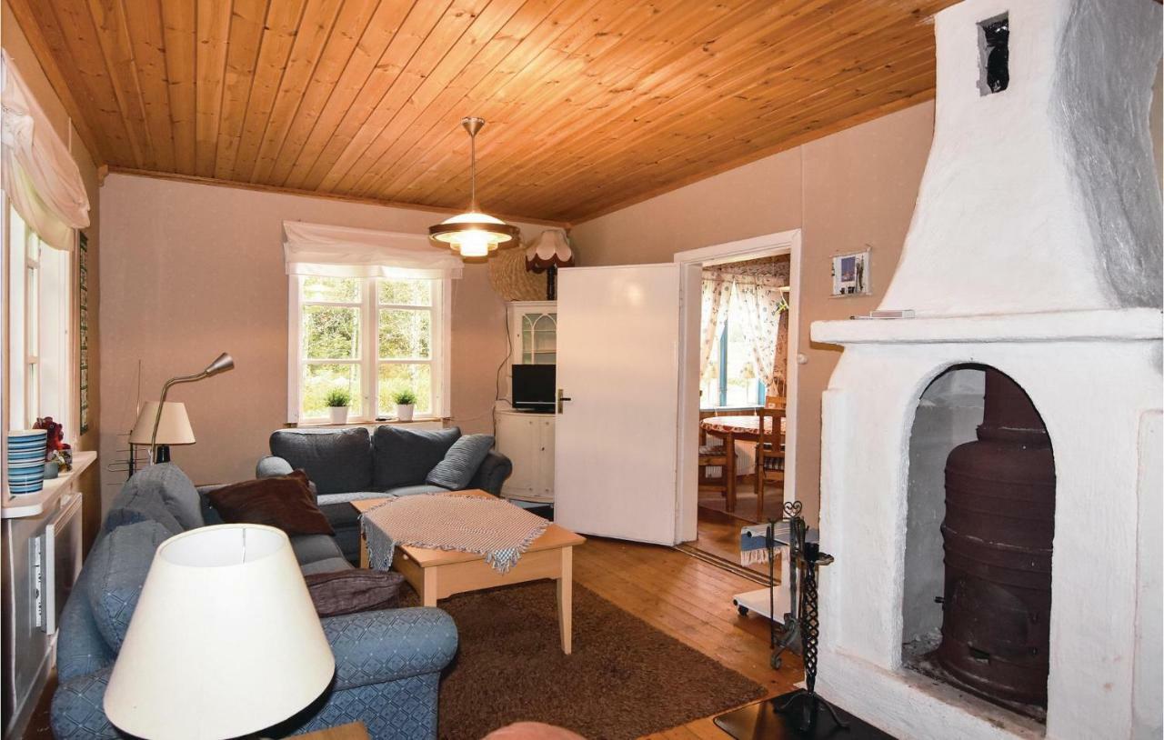 2 Bedroom Stunning Home In Molkom Sutterhojden Esterno foto